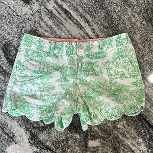 Lilly Pulitzer Buttercup shorts in Spring Fever Toile print size 8